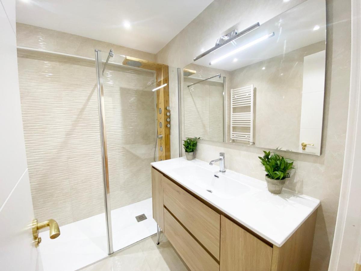 Miramar Luxurious Flat, 3 Double Rooms, Free Parking, Terrace, Completely New San Sebastián Exterior foto